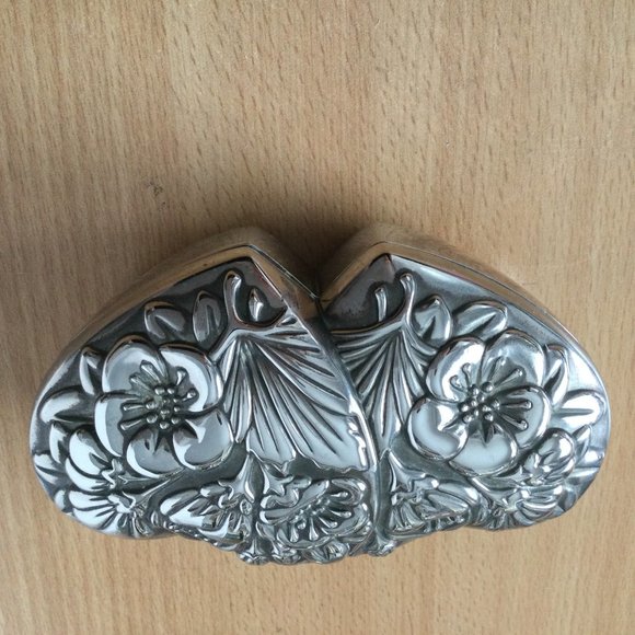 Vintage 1994 International silver company silver plated trinket jewelry box - Picture 1 of 3